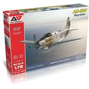 AA MODEL 1:72 AD-5W Skyraider (3x camo)