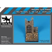 1:35 House ruin base