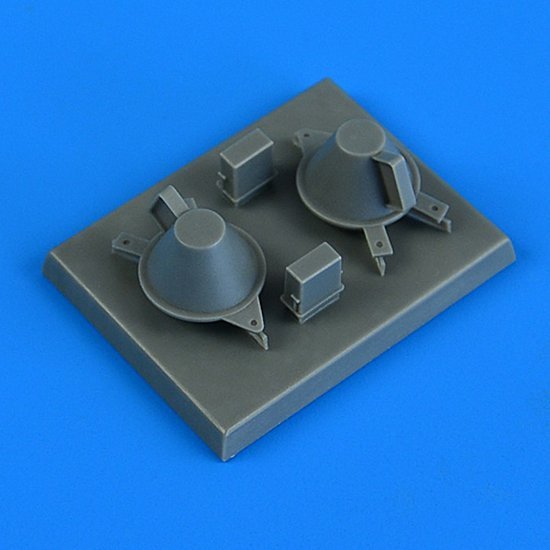 QBT32271.jpg
