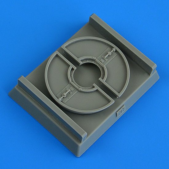 QBT32338.jpg